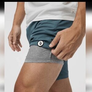 Vuori Kore Short Lined 7" Mens Athletic Light Deep Sea Size M/L no size tag